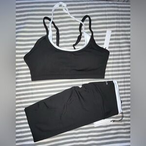 Paragon Fitwear Reluna Double-Layer Sports Bra and Leggings in Black Size M